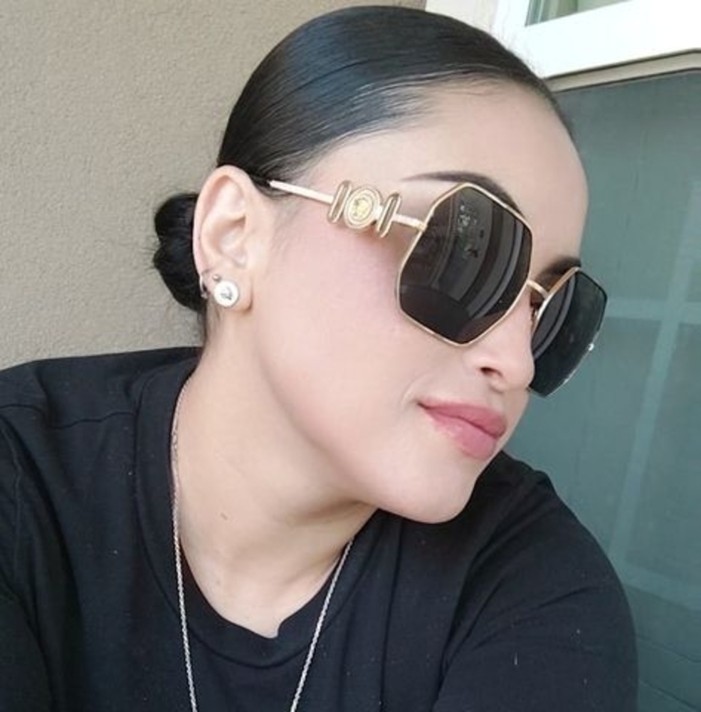 Meet your Posher, Arlette